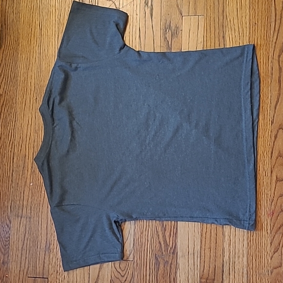 LIKE NEW Halloween Soft Tee - Picture 4 of 4